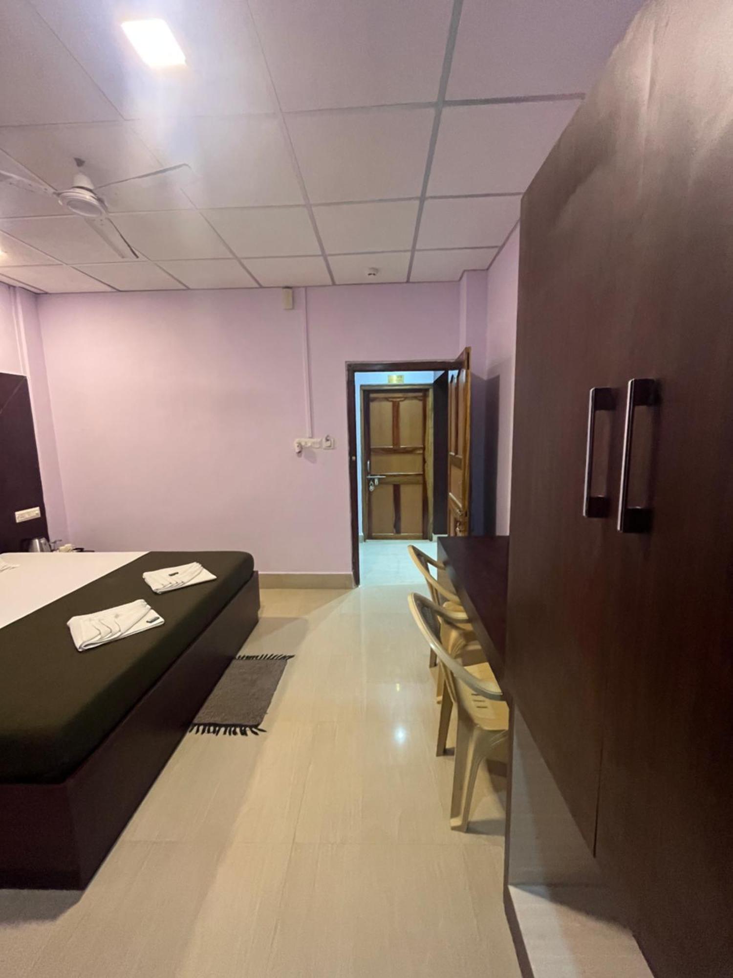 Purnima Residency Hotel Lakshmanpur Buitenkant foto