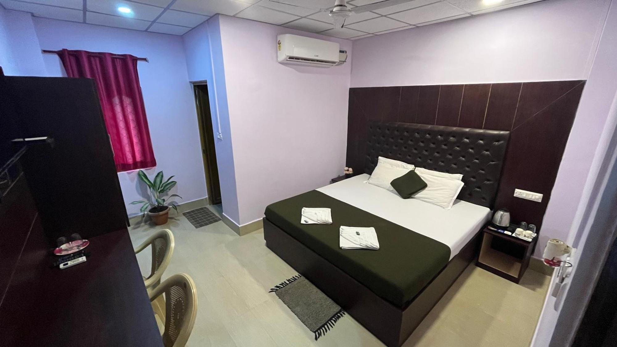 Purnima Residency Hotel Lakshmanpur Buitenkant foto