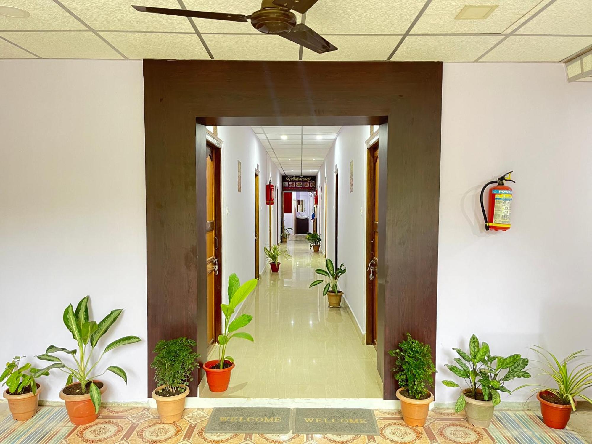 Purnima Residency Hotel Lakshmanpur Buitenkant foto